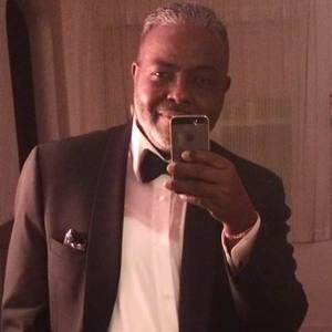 Meet your Posher, Carlos